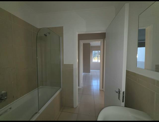 2 BEDROOM APARTMENT TO LET IN BALLITO CENTRAL